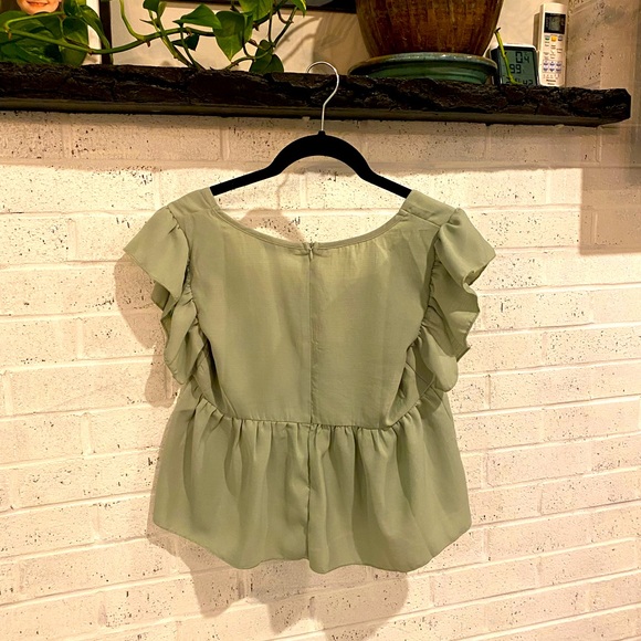 NWOT SHEIN Sage Green Top - Picture 2 of 5
